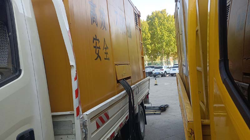 路北如何判断柴油发电机组和UPS电源的切换时间是否符合要求？