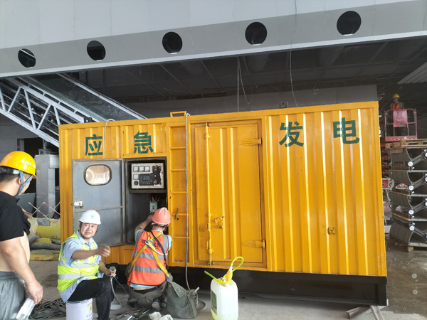 路北怎样判断空气滤清器是否需要更换？